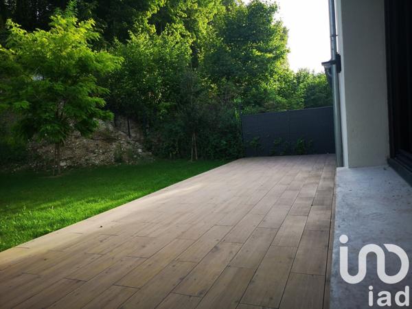 Maison 7 pièces de 163 m² à Le Mesnil-le-Roi (78600)