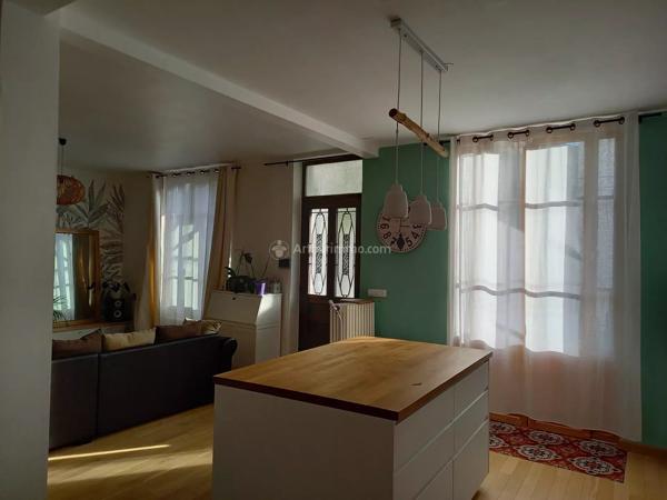 Location                                                      Maison
                        
                     4 pièces                      125 m2                     à Lyon 3