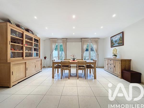 Maison à vendre 6 pièces 155,46 m² Chennevières-sur-Marne