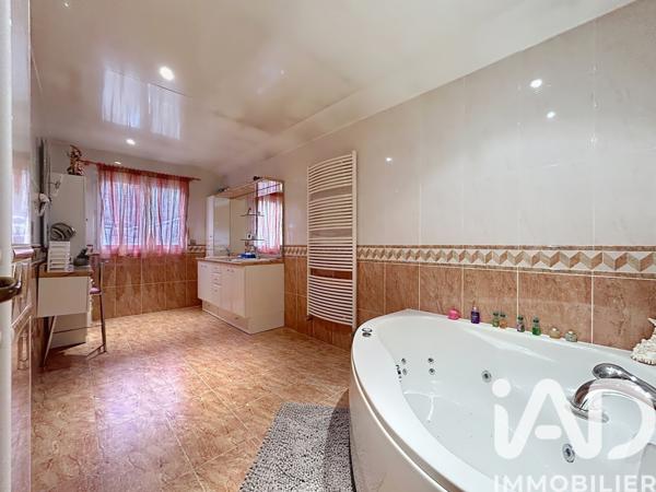 Maison à vendre 6 pièces 155,46 m² Chennevières-sur-Marne