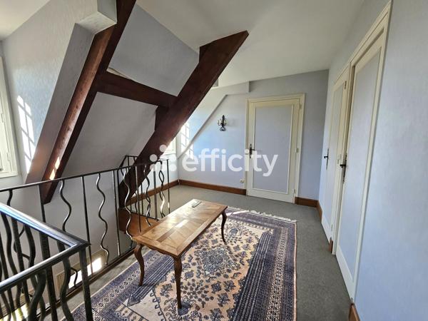 Maison 6 pièces - 275 m²