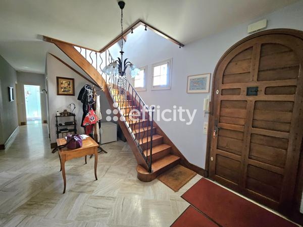 Maison 6 pièces - 275 m²