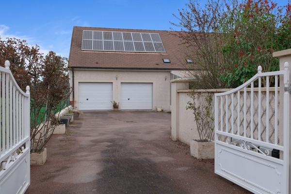 Côte chalonnaise , maison à Givry  de 170 m² avec 4 chambres