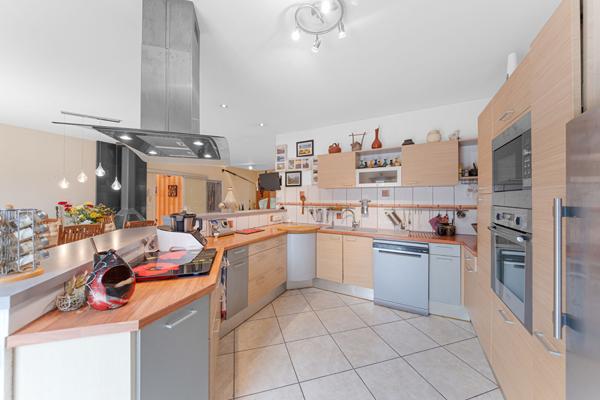 Côte chalonnaise , maison à Givry  de 170 m² avec 4 chambres