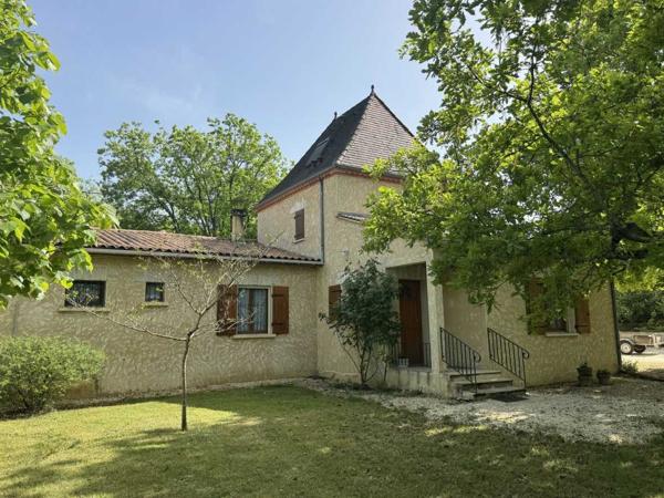Maison contemporaine - Sarlat-la-caneda Maison contemporaine avec gîte et beau terrain au calme !
