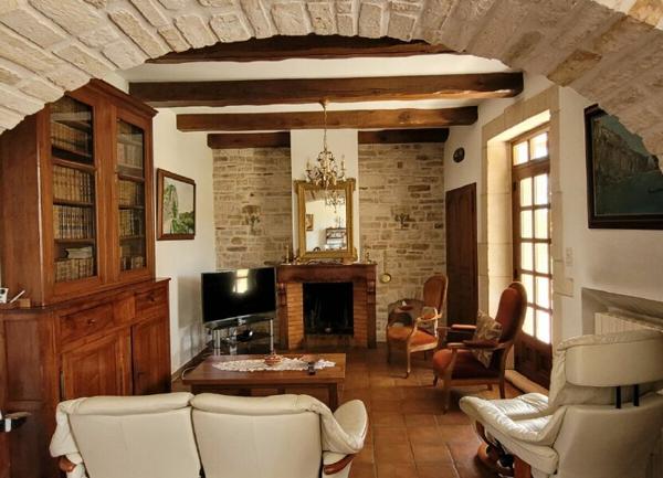 Maison à vendre    4 pièces •  Pont-Saint-Esprit