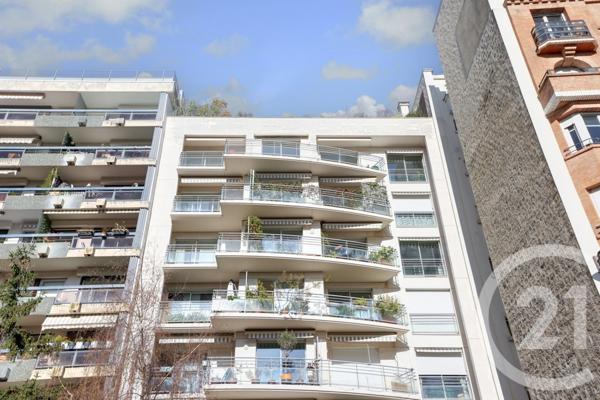 Appartement F4 à vendre  4 pièces - 117 m2 PARIS - 75015