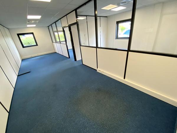 A LOUER- Très beaux bureaux NANTES OUEST -122 m2