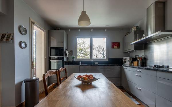 Maison à vendre    5 pièces •  Chennevières-sur-Marne