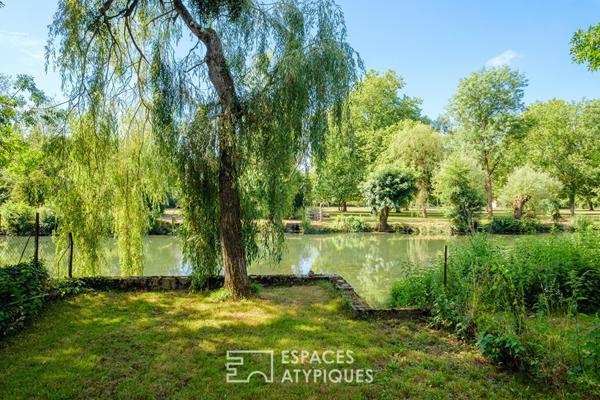 Architecture des années 70 et parc arboré en bord de Sèvres