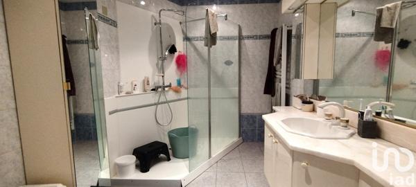 Maison 8 pièces de 273 m² à Pouzauges (85700)