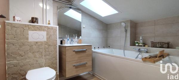 Maison 8 pièces de 273 m² à Pouzauges (85700)