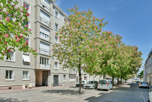 Appartement
         4 pièces
        - 87 m² Exclusivité 129 900 € *