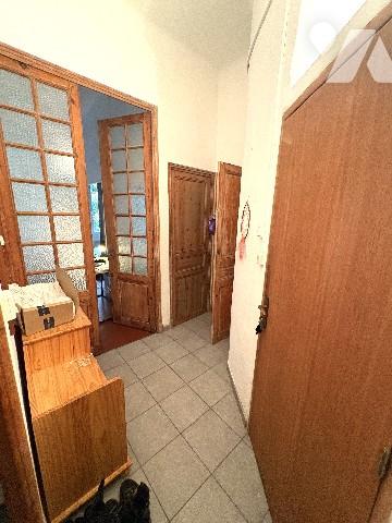 Un appartement T2 de 43 m² au 1er étage loué 640 €/mois hors charges, exposé Sud