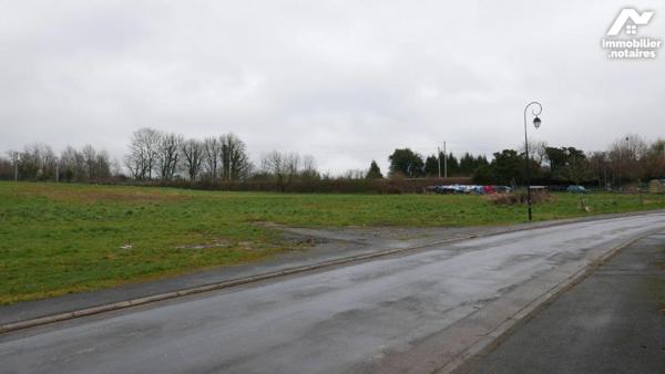A VENDRE, entre RETHEL et CHARLEVILLE-MEZIERES, accès facile A34, à FAISSAULT, une parcelle de ...