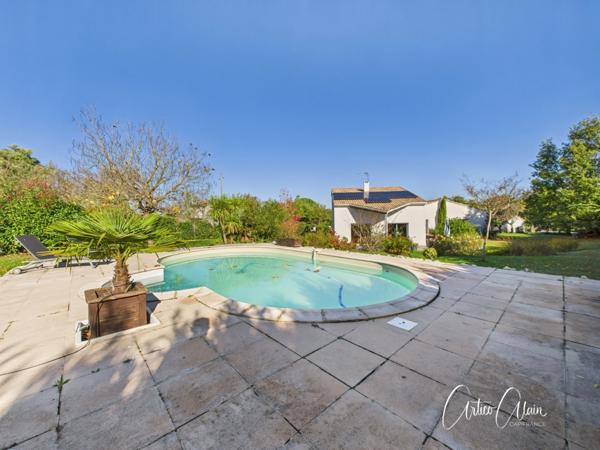 Maison à vendre 6 pièces de 172 m² avec piscine