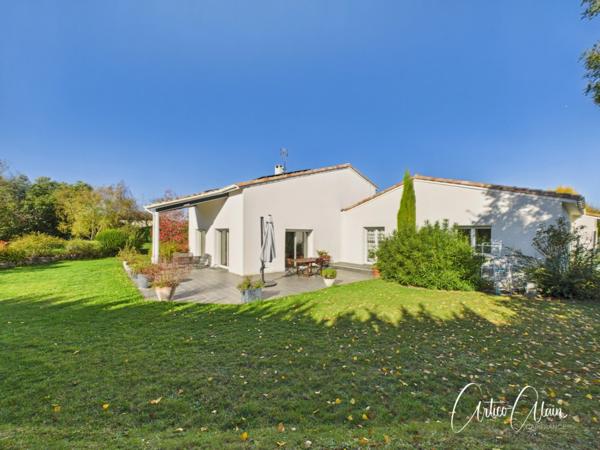 Maison à vendre 6 pièces de 172 m² avec piscine