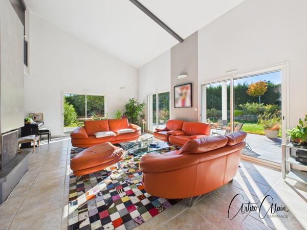 Maison à vendre 6 pièces de 172 m² avec piscine