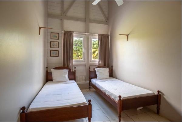 Maison à vendre  7 pièces - 327,42 m2 STE MARIE - 972