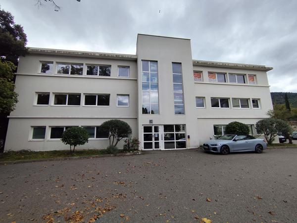 Gémenos ? Bureau de 51 m² à louer, emplacement stratégique pour entreprise