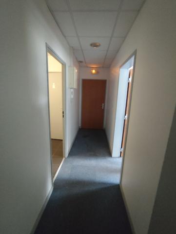 Gémenos ? Bureau de 51 m² à louer, emplacement stratégique pour entreprise