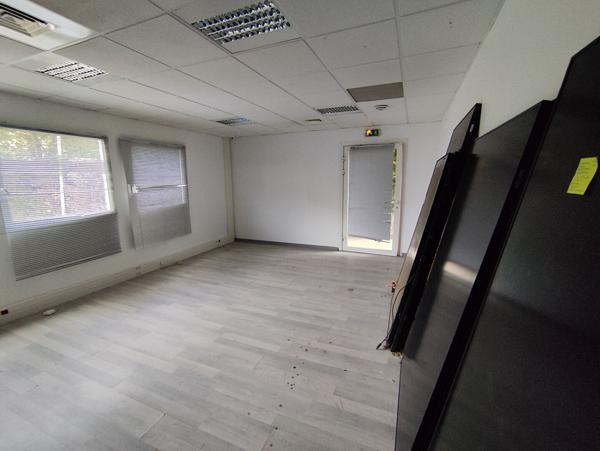 Gémenos ? Bureau de 51 m² à louer, emplacement stratégique pour entreprise