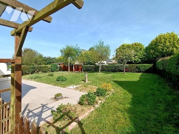 NOUVEAUTE TRENTE CINQ NOTAIRES - dans le quartier recherché du Bois de Carcé qui offre une prox...