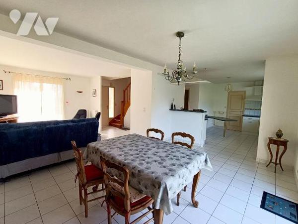 NOUVEAUTE TRENTE CINQ NOTAIRES - dans le quartier recherché du Bois de Carcé qui offre une prox...