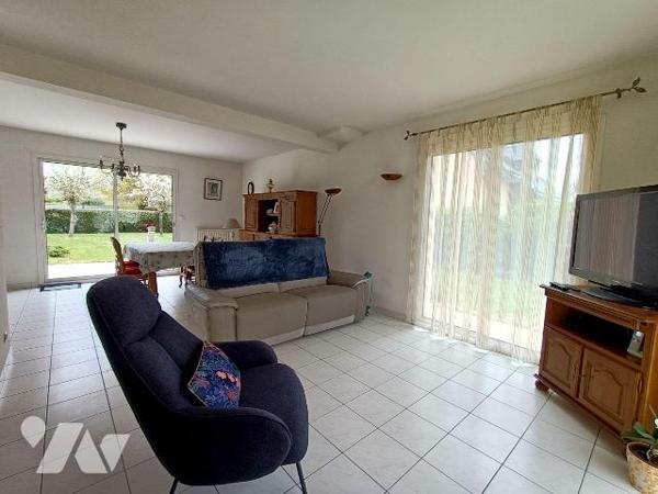 NOUVEAUTE TRENTE CINQ NOTAIRES - dans le quartier recherché du Bois de Carcé qui offre une prox...