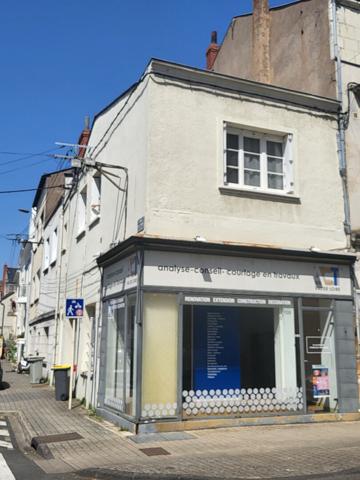 Immeuble à vendre en plein coeur du centre-ville de Saumur (49400), belle opportunité d'investissement