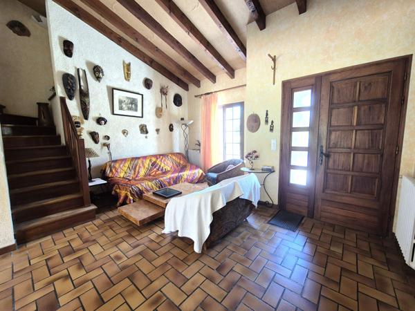 Grande maison avec beau terrain et piscine. Bram (11150)