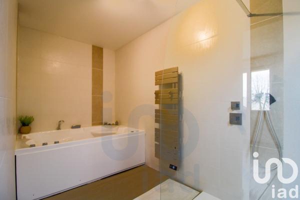 House for sale 8 rooms 225 m² Flins-sur-Seine