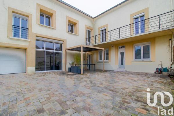 House for sale 8 rooms 225 m² Flins-sur-Seine