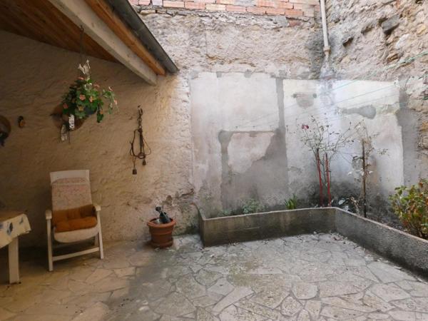 Grande maison de village T7 de 160m² avec cour intérieure de 20m²