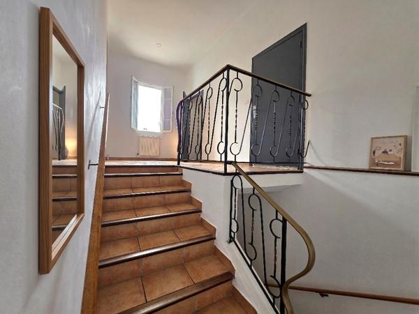 À 2 pas du Vidourle : ancienne école rénovée avec 4 chambres, garage et potentiel locatif