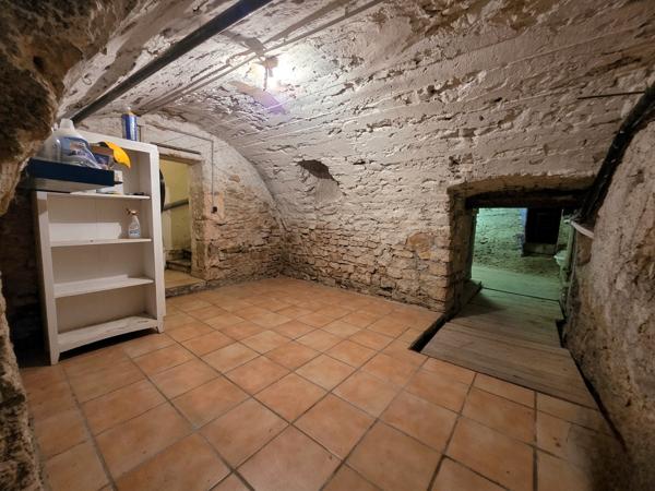 À 2 pas du Vidourle : ancienne école rénovée avec 4 chambres, garage et potentiel locatif