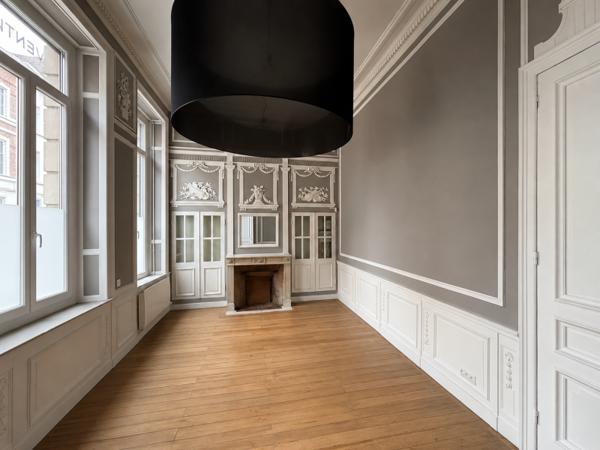 Location Bureaux 2150 € à Lille