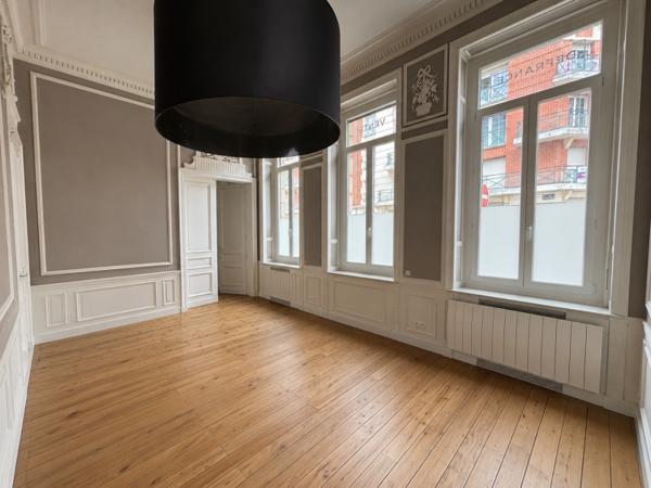 Location Bureaux 2150 € à Lille