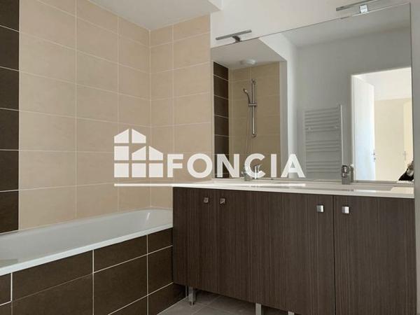 Location Appartement 3 pièces 69.8 m² - 21-27 IMP DU CIMETIERE DE CROIX DAURADE Toulouse 31200