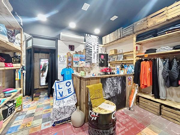 FONDS DE COMMERCE - CONCEPT STORE + SNACK - AIGUES MORTES - REMPARTS