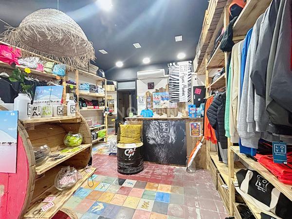 FONDS DE COMMERCE - CONCEPT STORE + SNACK - AIGUES MORTES - REMPARTS