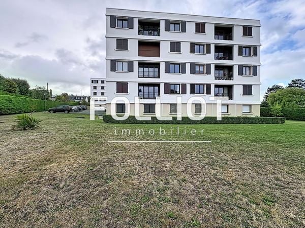ENSEMBLE DE 2 ATELIERS A VENDRE A DONVILLE LES BAINS
