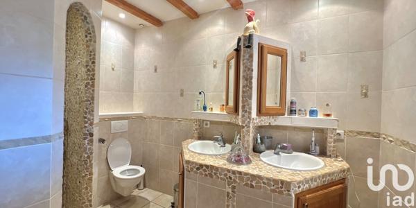 Maison 5 pièces de 155 m² à Courthézon (84350)