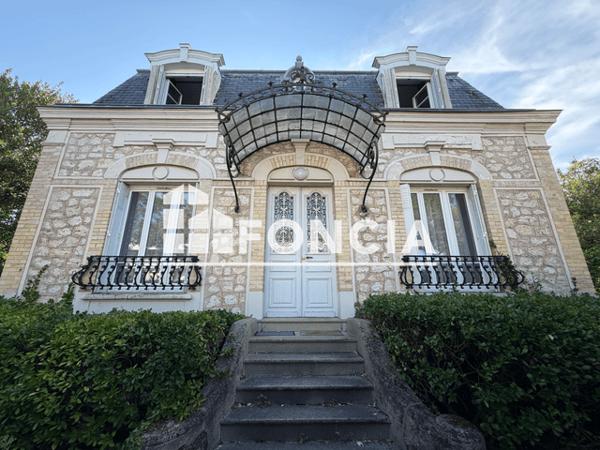 Location Maison 6 pièces 120.73 m² - 35-37 RUE DE LA REPUBLIQUE Luisant 28600