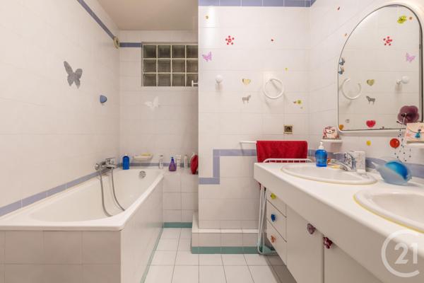 Appartement F6 à vendre  6 pièces - 134,34 m2 BEAUSOLEIL - 06