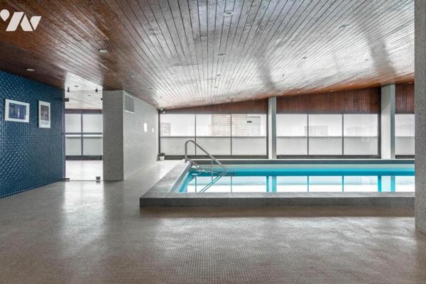 PARIS 13E - MAISON BLANCHE - Appartement familial à rénover - Etage élevé - Ascenseur - Balcon