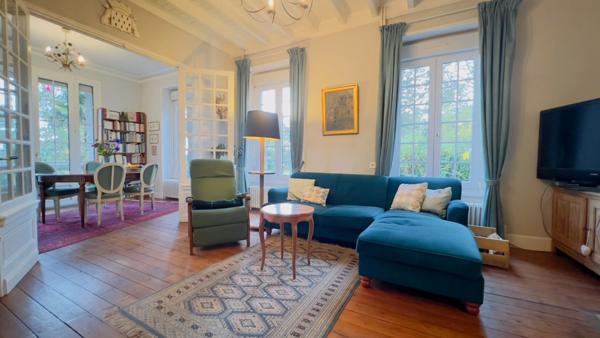 Finistère (29) – À vendre à PONT AVEN - Maison à vendre 6 pièces de 145 m² habitable et 230 m² utile - Terrain de 4 500 m² - Garage - Atelier - Serre.