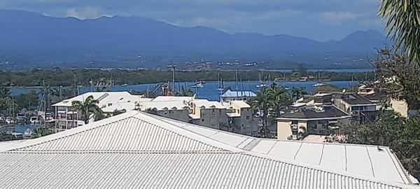 Appartement T2 - Petite vue mer - Etat neuf Marina du Gosier