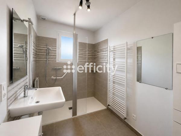 Maison
         5 pièces
        - 91 m² 267 000 € *