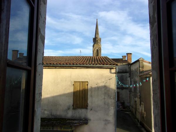 Maison de village en pierre de 2 chambres avec garage et cour
